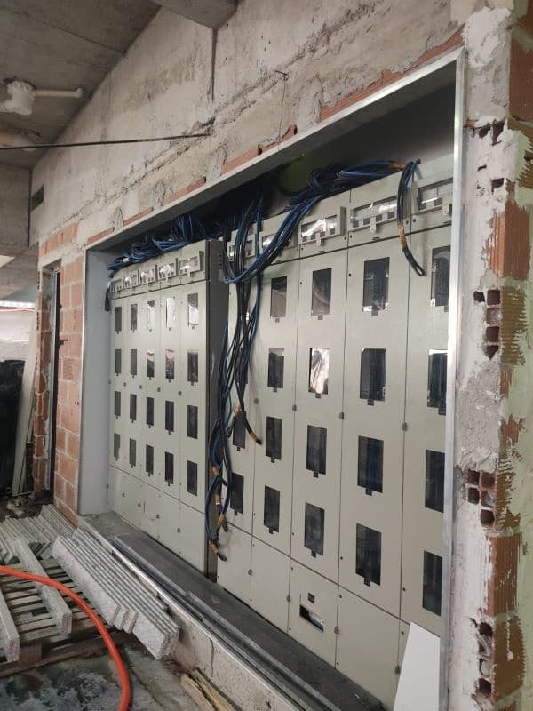 INSTALAÇÃO DO PAINÉL DE MEDIDORES DE ENERGIA ELÉTRICA